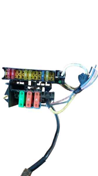 CAJA RELES / FUSIBLES