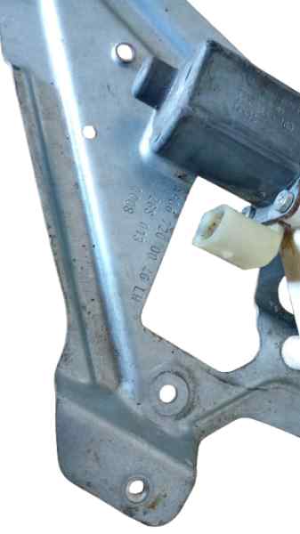 ELEVALUNAS DELANTERO IZQUIERDO