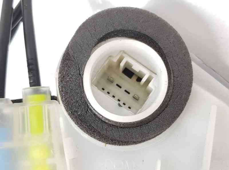 CERRADURA PUERTA TRASERA DERECHA 