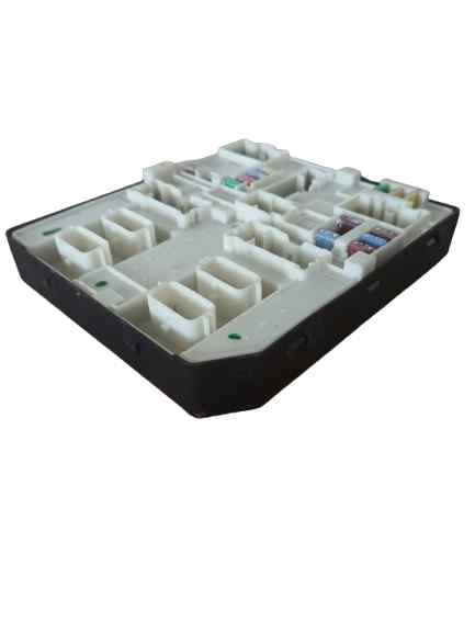 CAJA RELES / FUSIBLES