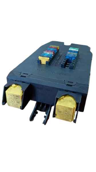 CAJA RELES / FUSIBLES