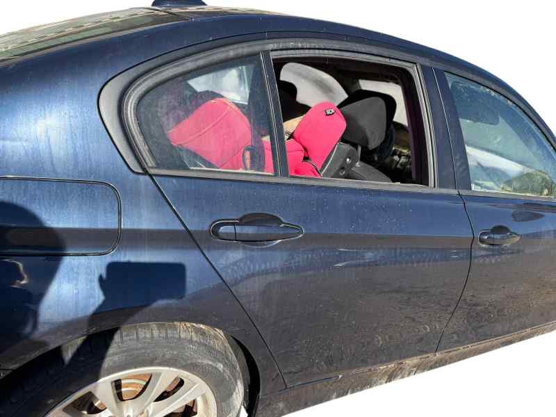 PUERTA TRASERA DERECHA