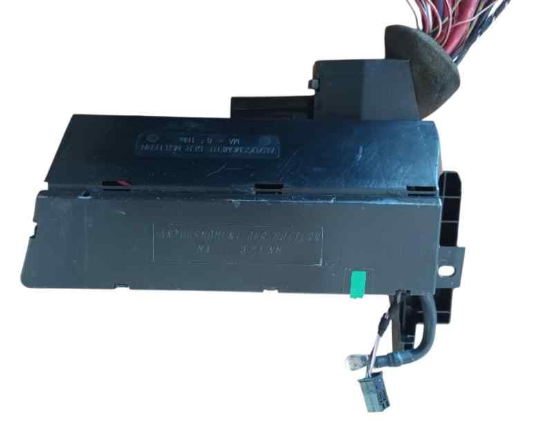 CAJA RELES / FUSIBLES