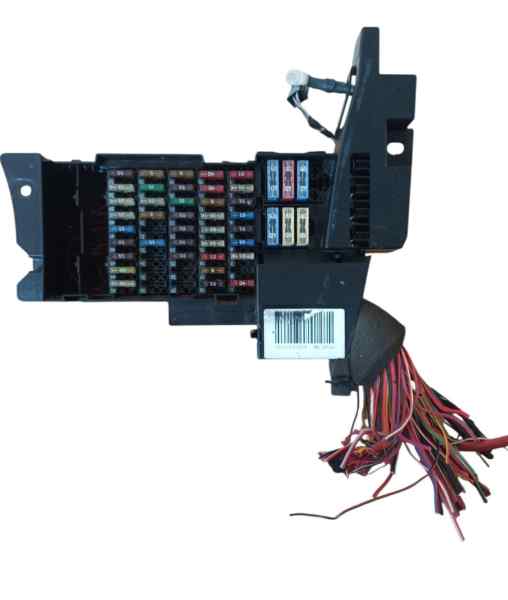 CAJA RELES / FUSIBLES