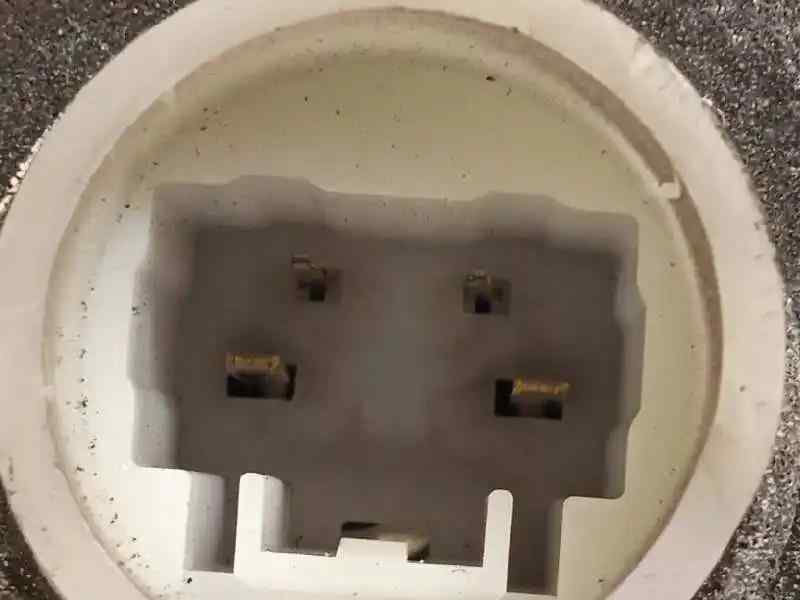 CERRADURA PUERTA TRASERA DERECHA 