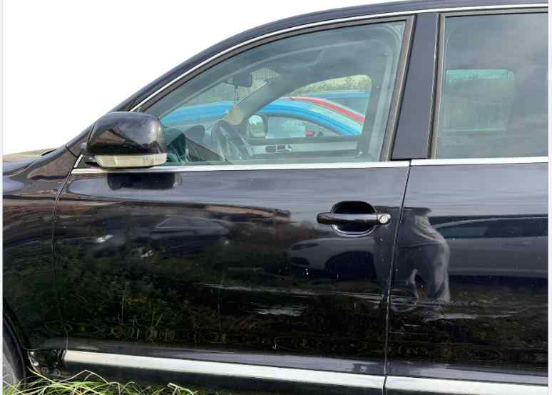 PUERTA DELANTERA IZQUIERDA