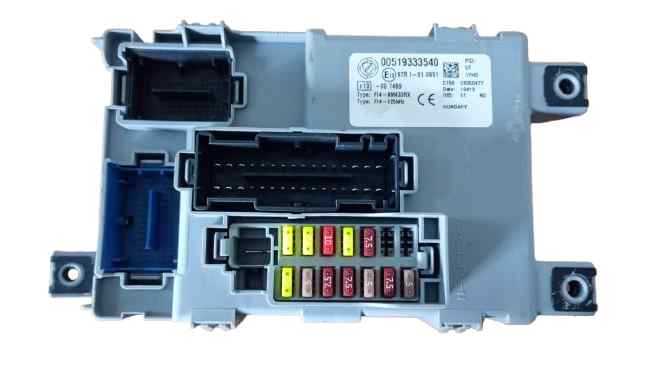 CAJA RELES - FUSIBLES