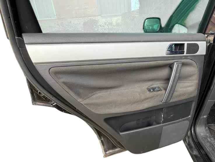 GUARNECIDO PUERTA TRASERA IZQUIERDA