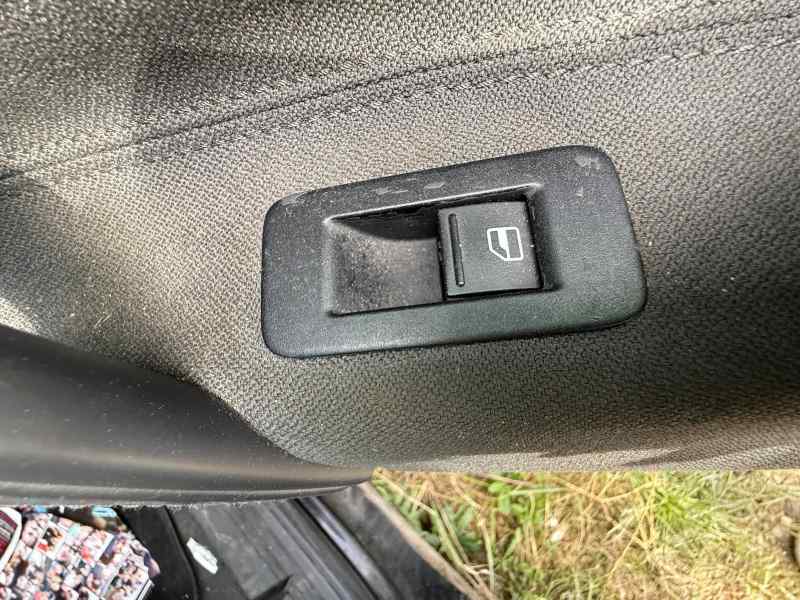 MANDO ELEVALUNAS TRASERO DERECHO