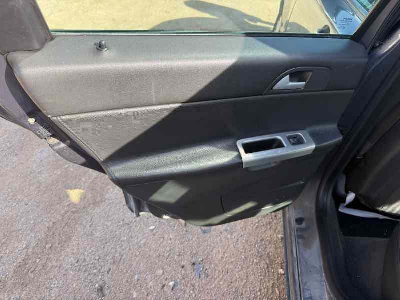 GUARNECIDO PUERTA TRASERA IZQUIERDA