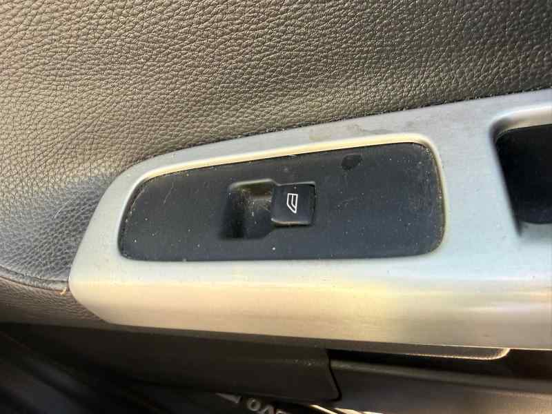 MANDO ELEVALUNAS DELANTERO DERECHO