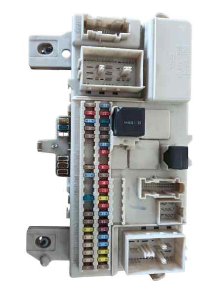 CAJA RELES - FUSIBLES