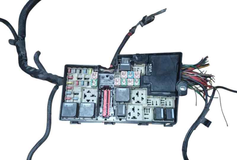 CAJA RELES - FUSIBLES