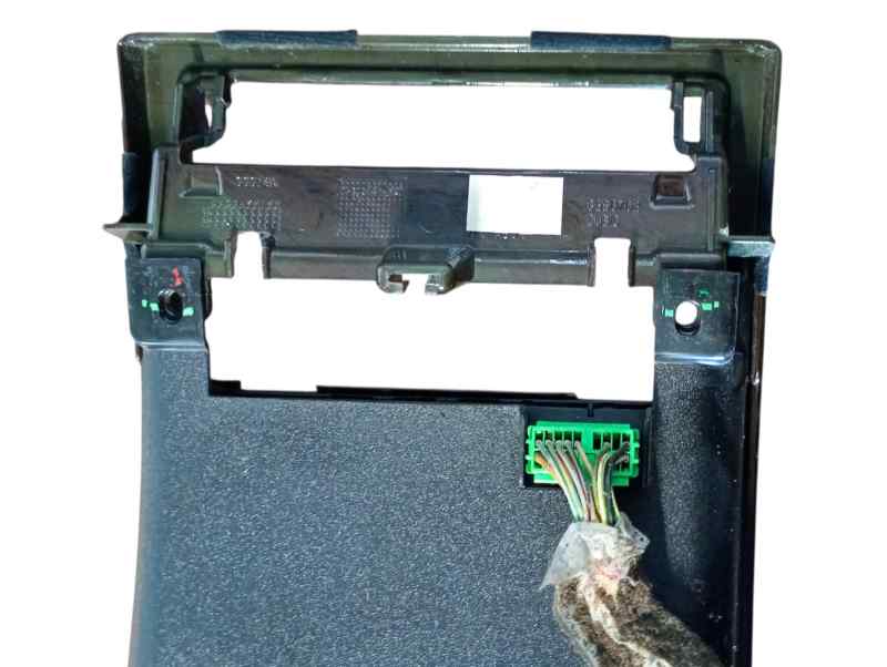 CONSOLA CENTRAL VOLVO V50 FAMILIAR 30782566 - 30782567 - 30782568 - 30782570 foto 3