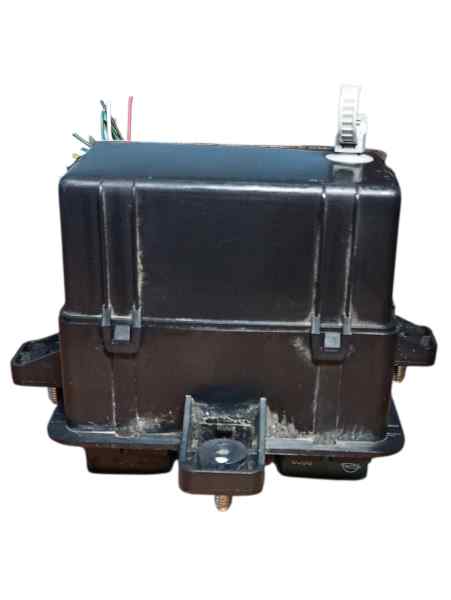 CAJA RELES FUSIBLES SSANGYONG KYRON 8441009000 foto 2