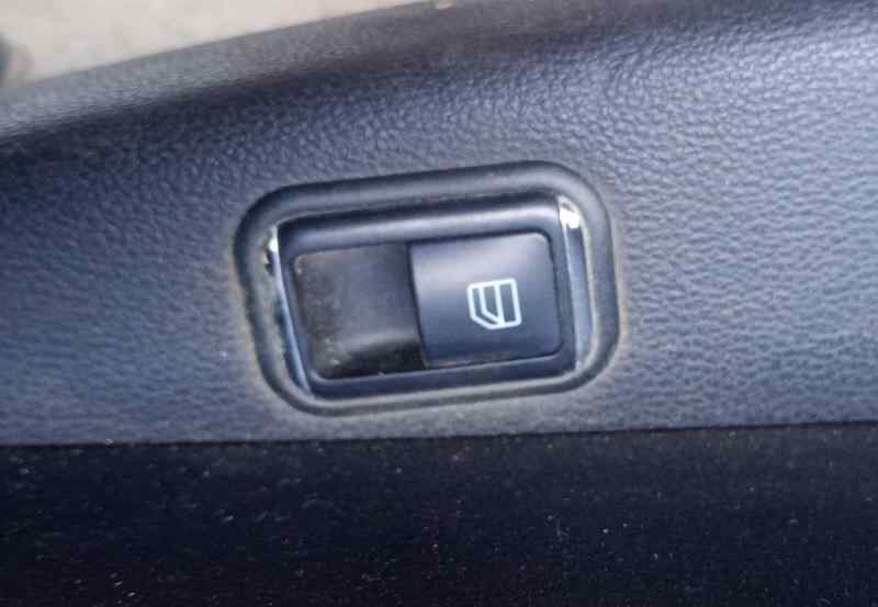 MANDO ELEVALUNAS TRASERO IZQUIERDO MERCEDES CLASE CLK (W207) CABRIO foto 2