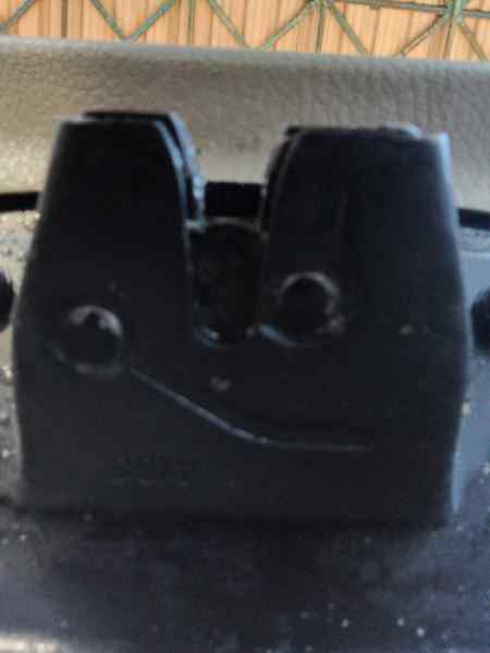 CERRADURA MALETERO PORTON SSANGYONG RODIUS foto 3