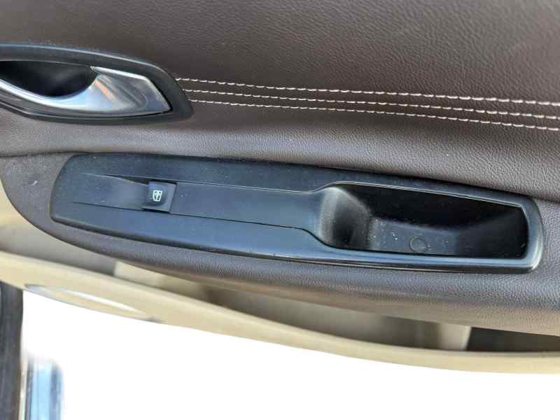 MANDO ELEVALUNAS DELANTERO DERECHO RENAULT GRAND SCENIC III