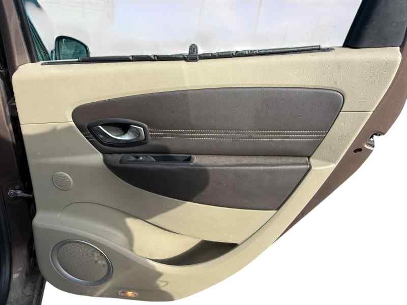 GUARNECIDO PUERTA TRASERA DERECHA RENAULT GRAND SCENIC III
