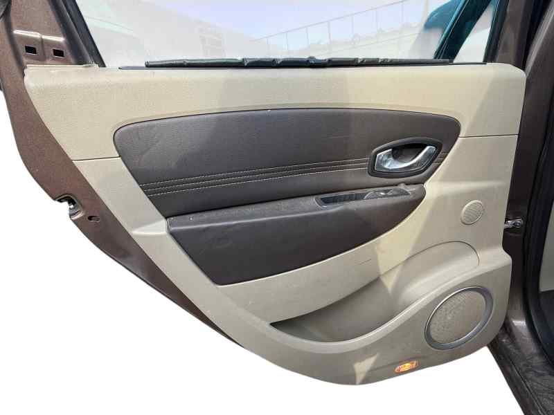 GUARNECIDO PUERTA TRASERA IZQUIERDA RENAULT GRAND SCENIC III 829A13216R
