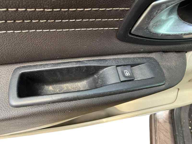 MANDO ELEVALUNAS TRASERO IZQUIERDO RENAULT GRAND SCENIC III