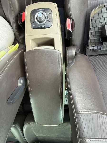 APOYABRAZOS CENTRAL RENAULT GRAND SCENIC III
