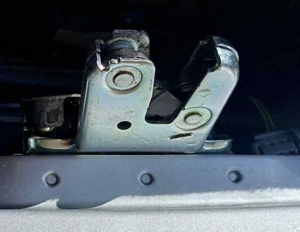 CERRADURA MALETERO PORTON AUDI A4 BER. (B8) foto 3