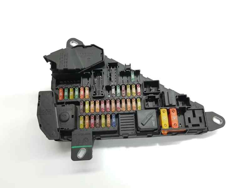 CAJA RELES FUSIBLES BMW SERIE 5 TOURING (E61) foto 2
