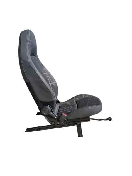 ASIENTO DELANTERO IZQUIERDO