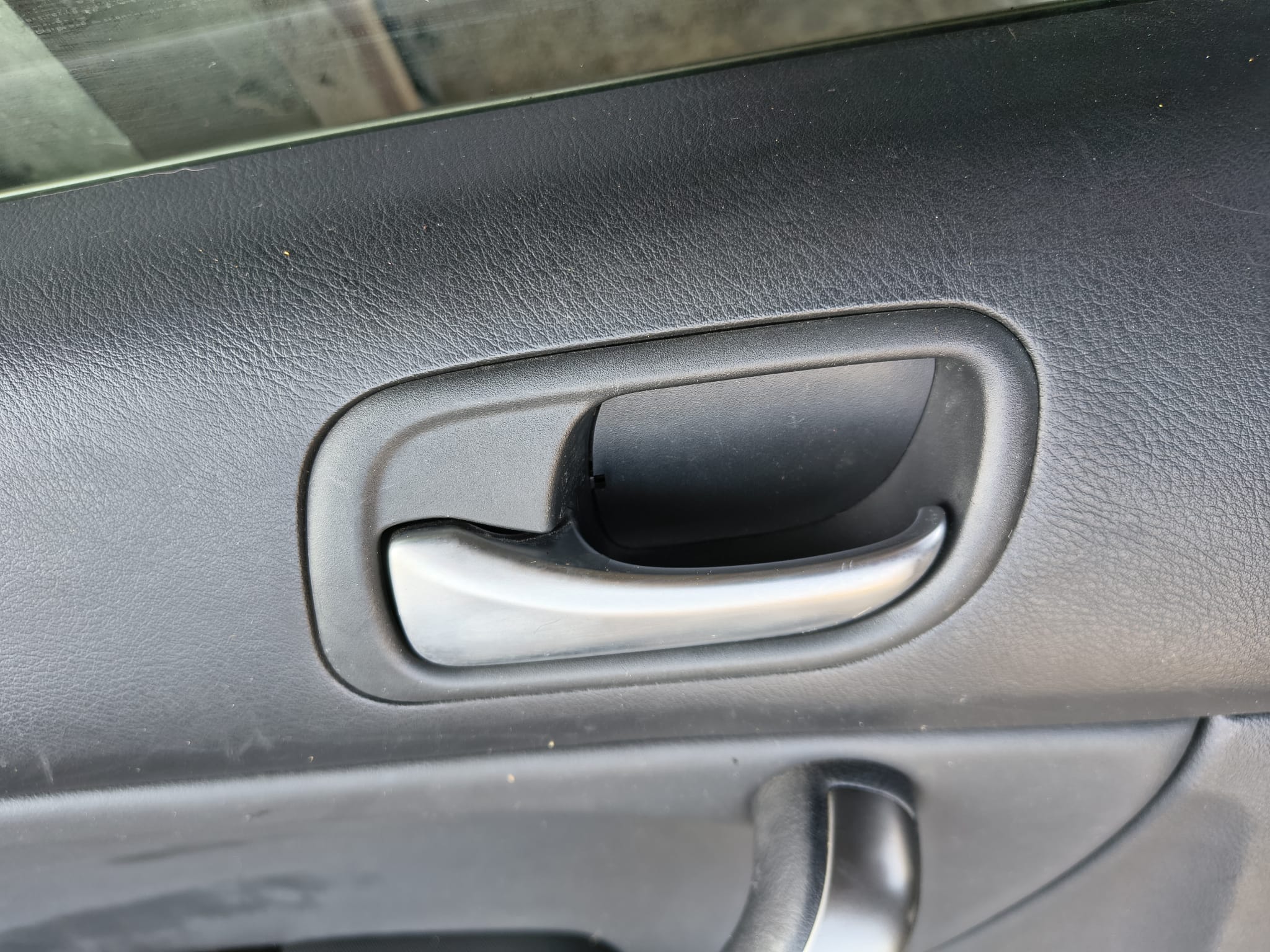 MANETA INTERIOR TRASERA IZQUIERDA HONDA ACCORD BERLINA (CL/CN) foto 2