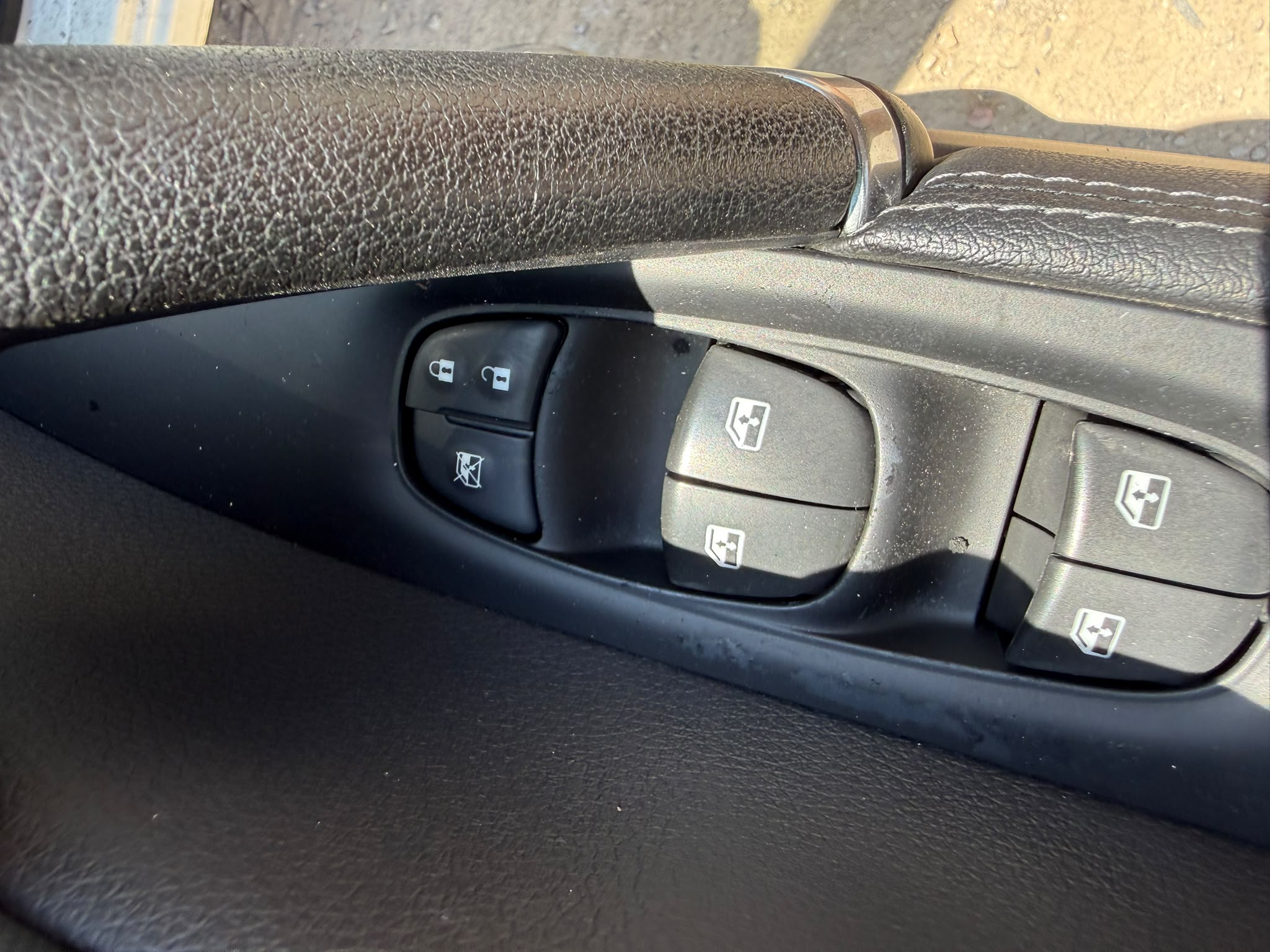 MANDO ELEVALUNAS DELANTERO IZQUIERDO NISSAN QASHQAI (J10)