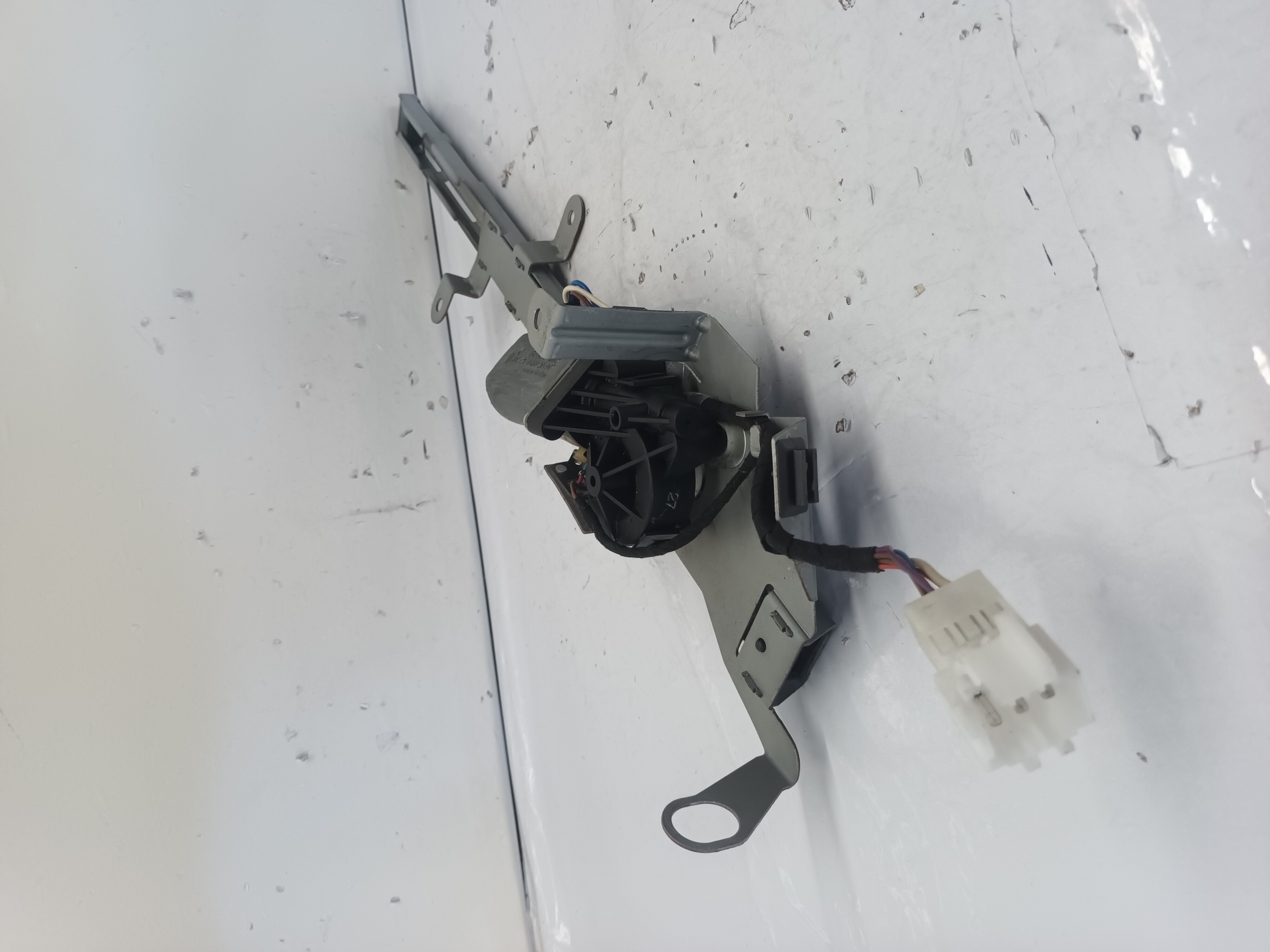 A2038600182 MOTOR ELÉCTRICO EXTENSOR CINTURON SEGURIDAD DELANTERO IZQUIERDO MERCEDES CLASE CLK (W209) COUPE 0390201967 - 0132004318 MOTOR ELÉCTRICO ASIENTO