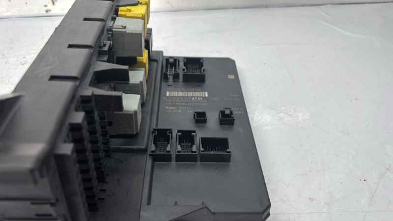 CAJA RELES / FUSIBLES