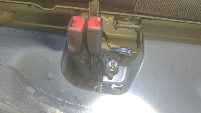 5FA857739 PINZA CINTURON SEAT LEON TRASERO