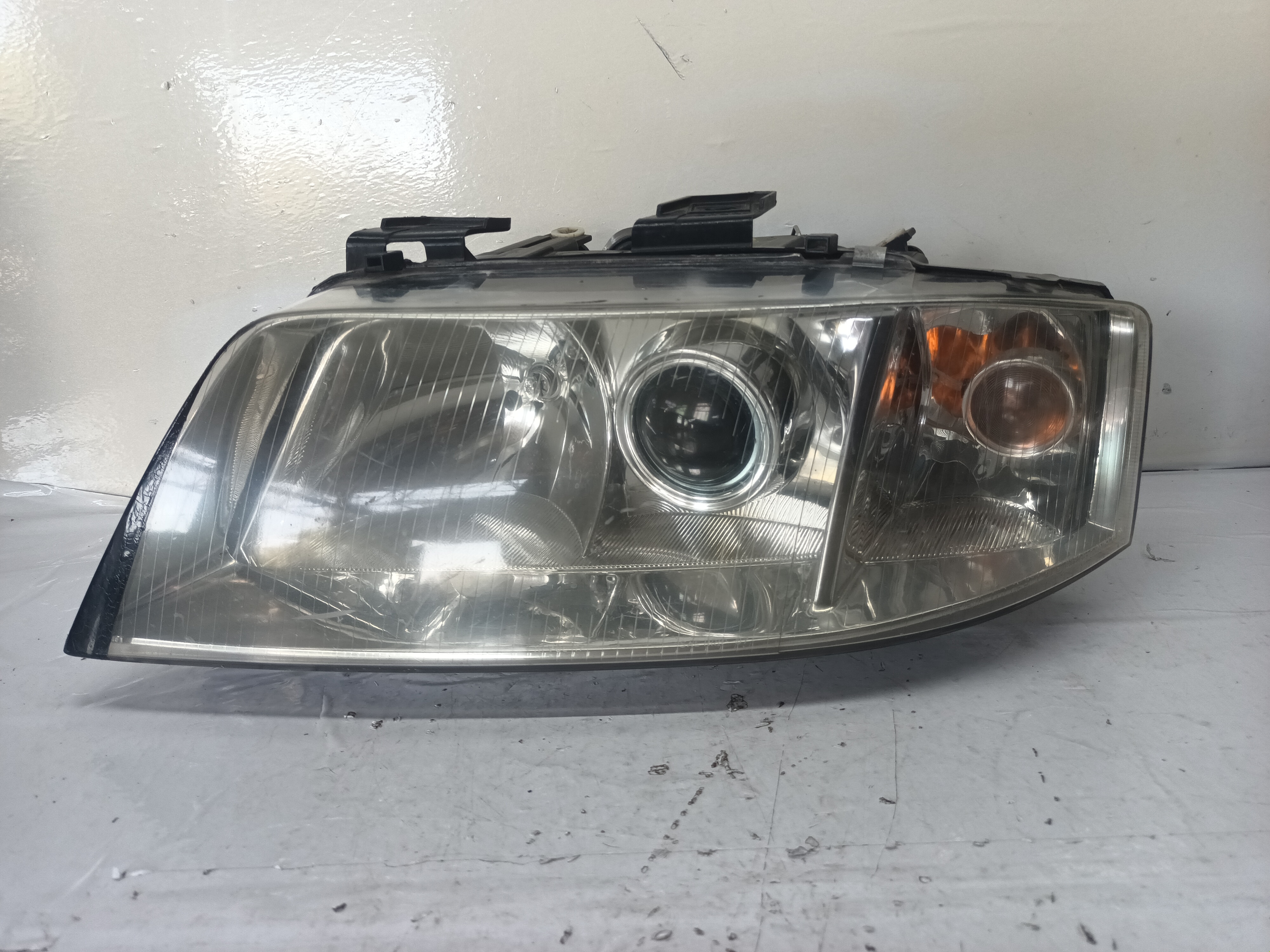 FARO IZQUIERDO AUDI A6 BERLINA (4B2)