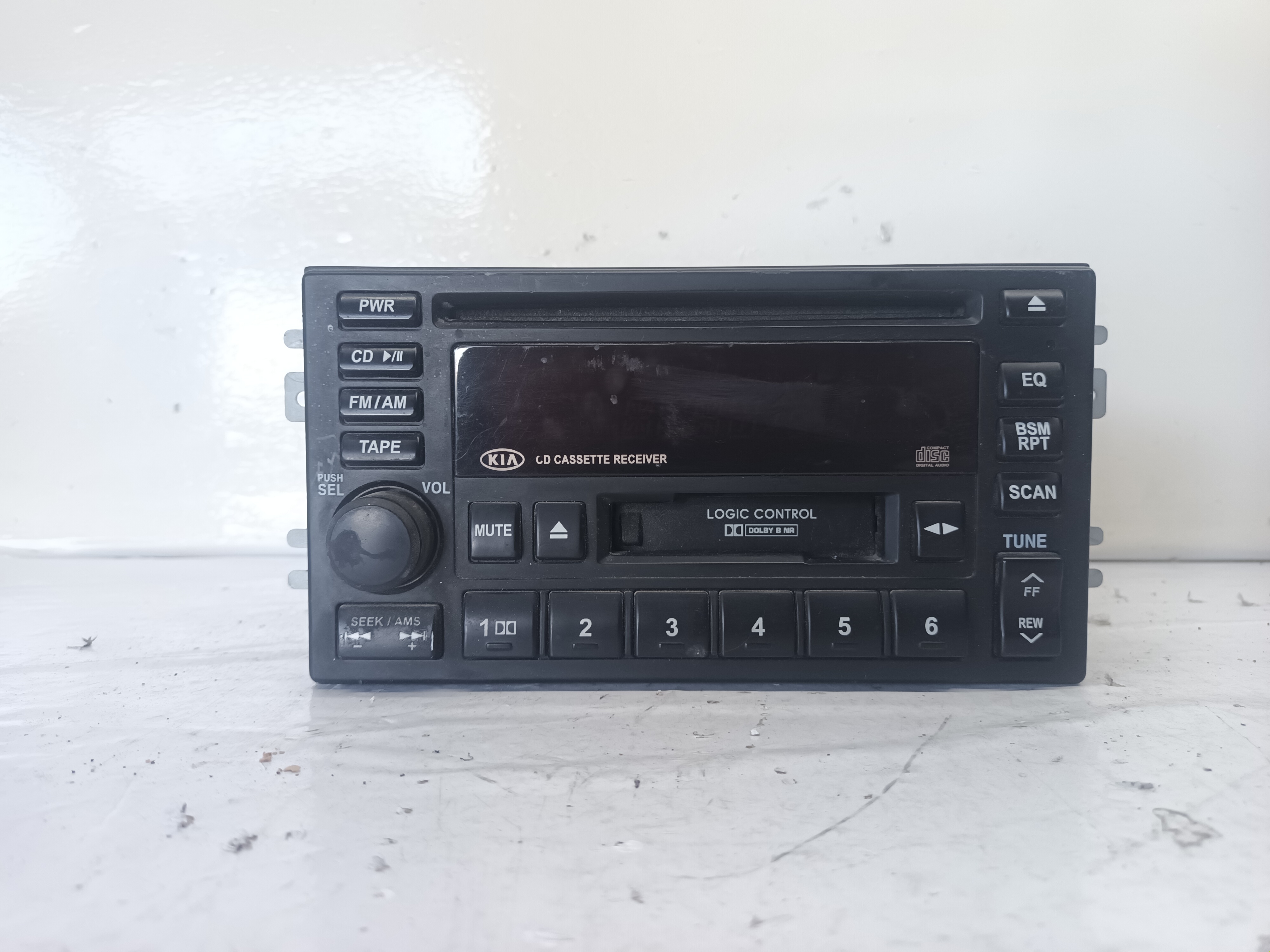 SISTEMA AUDIO  RADIO CD KIA CARNIVAL