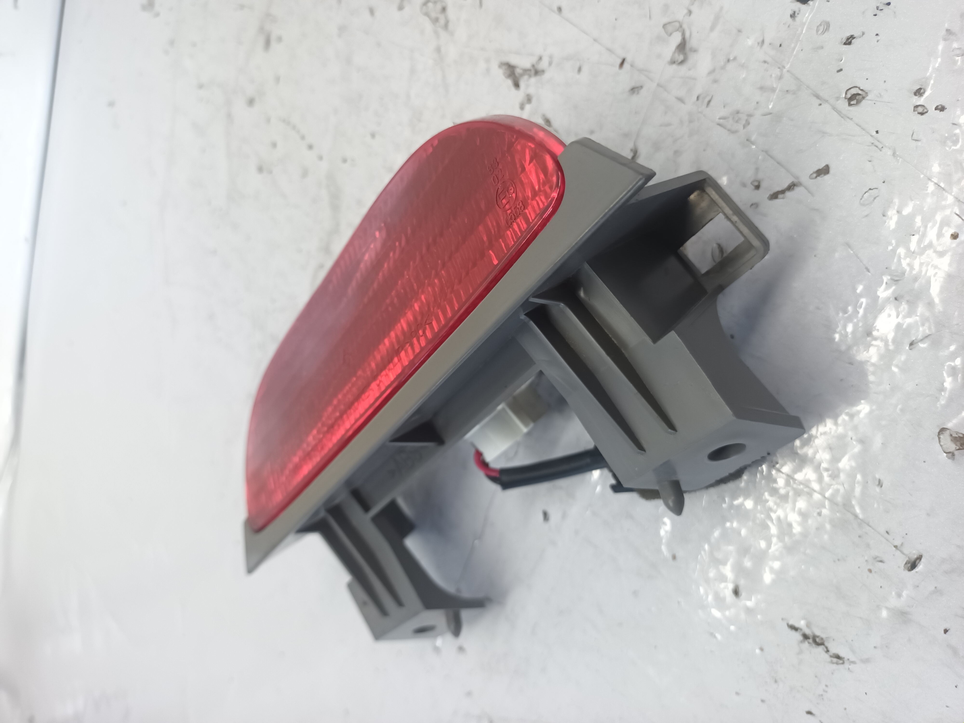 LUZ CENTRAL DE FRENO KIA CARNIVAL