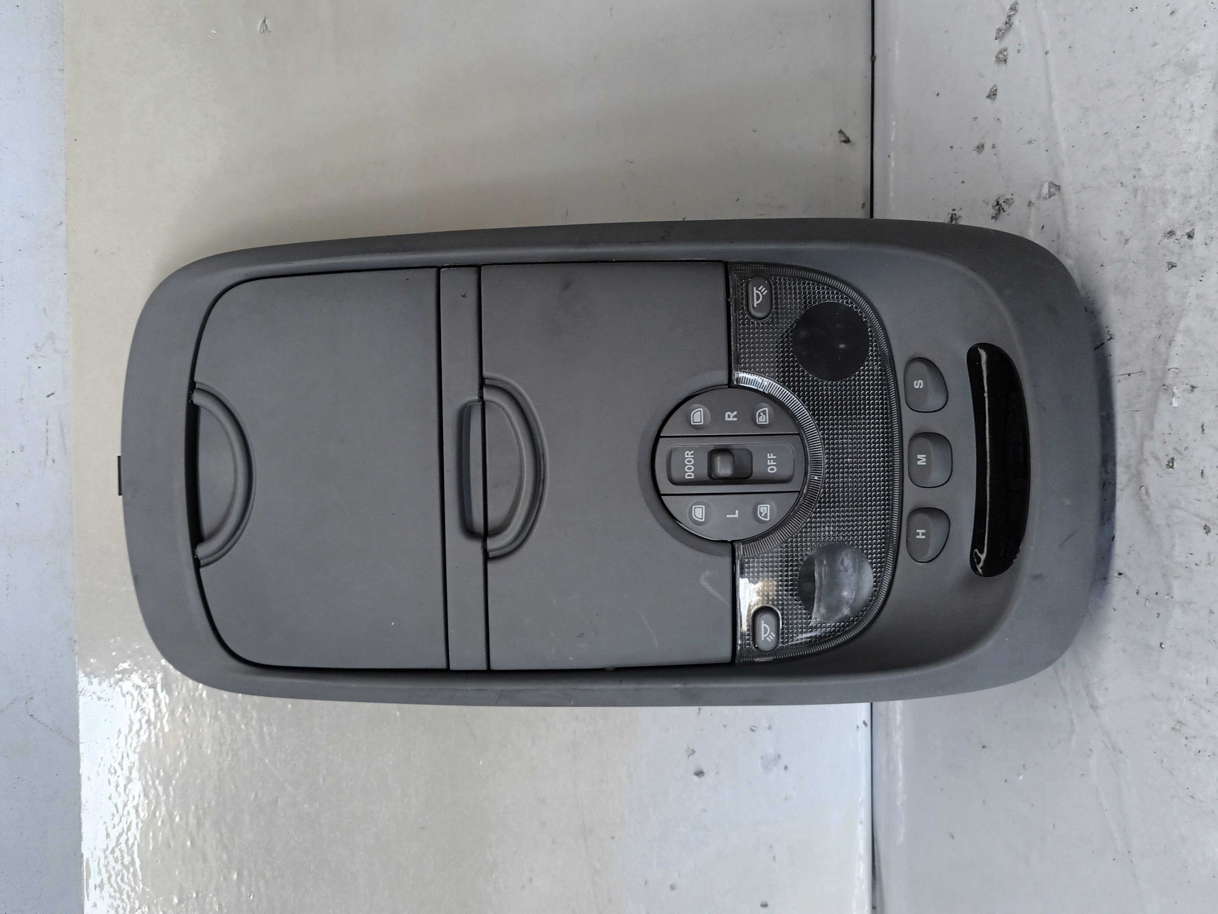 LUZ INTERIOR KIA CARNIVAL